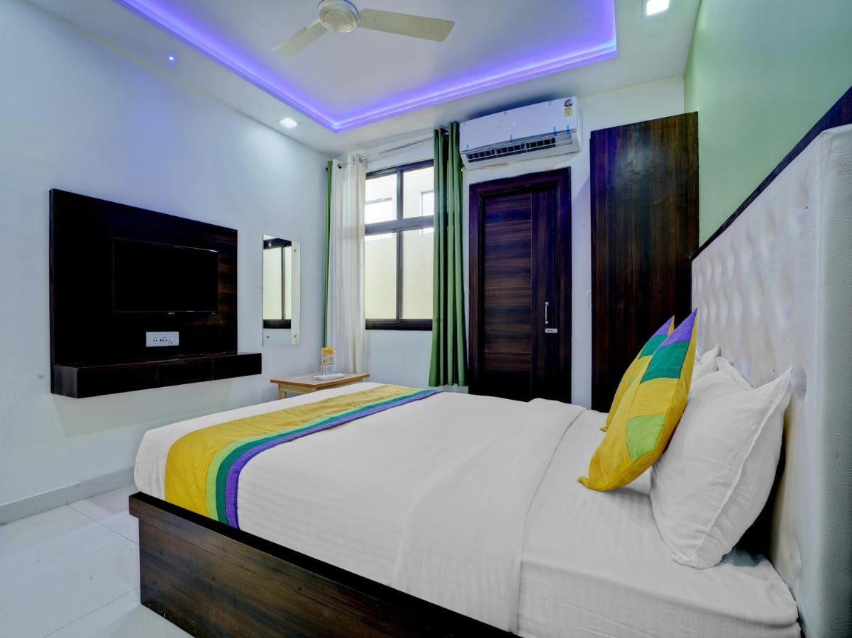 Hotel The Orient Tree, Agra Агра Екстер'єр фото