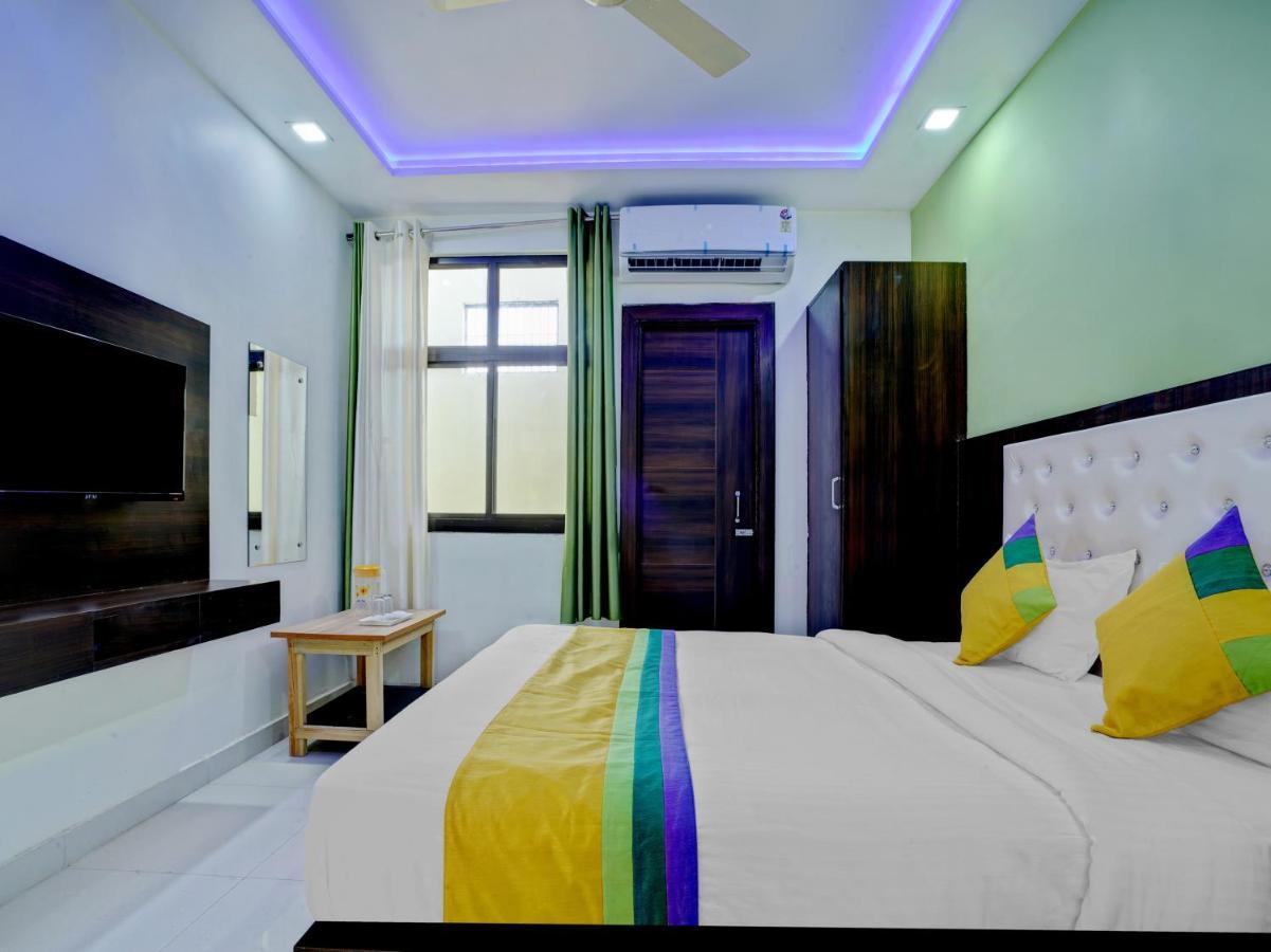 Hotel The Orient Tree, Agra Агра Екстер'єр фото